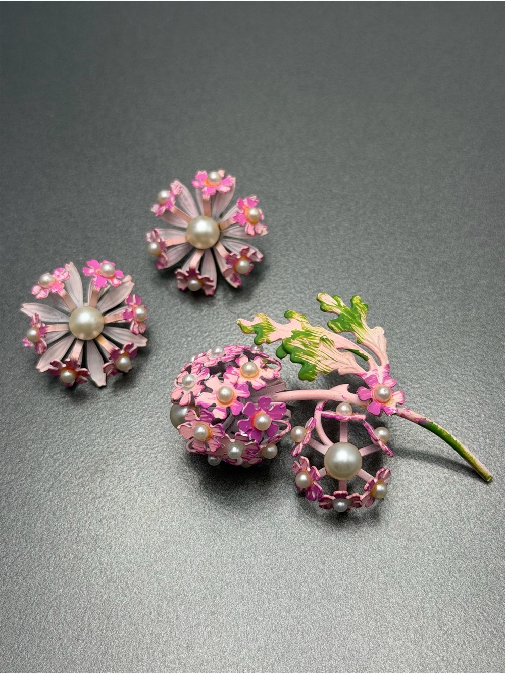🔥2/$100 Pink Pearl Floral Brooch and Earring Set - Vintage Enamel #109set